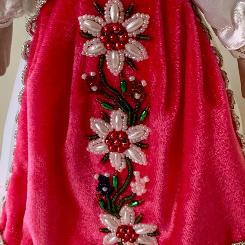 Porcelain Doll - Picture 5 of 11